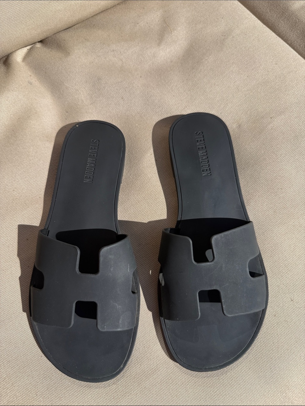 Steve Madden Black Cutout Slide Sandals